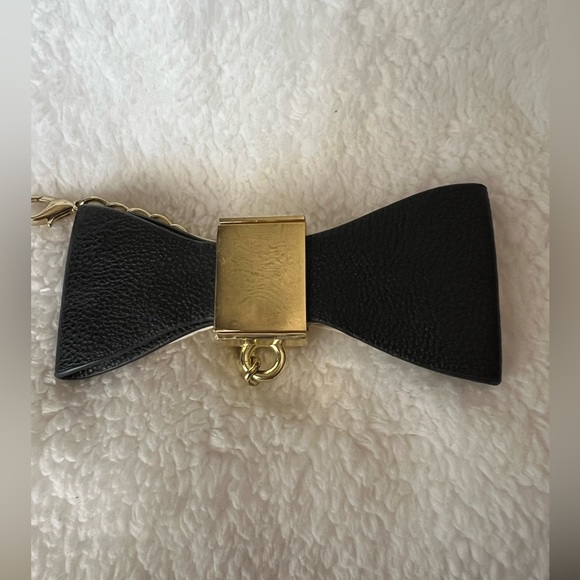 Betsey Johnson Bow Charm EUC - Picture 2 of 3
